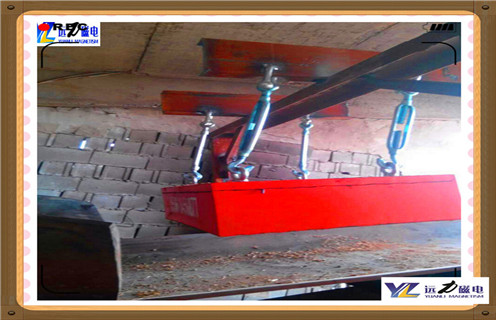 在不影響皮帶正常工作情況下，除鐵器懸掛高度越低磁場(chǎng)強(qiáng)度越高