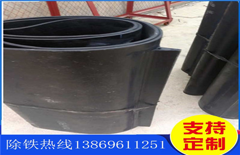 除鐵器皮帶，湖北除鐵器專用皮帶叫什么_浙江皮帶式除鐵器訂制跑偏原因及如何調(diào)_刮板價格