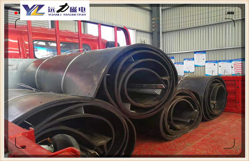 除鐵器皮帶，皮帶除鐵器，山東運(yùn)輸皮帶安裝除鐵器調(diào)整方法_山東運(yùn)輸皮帶安裝除鐵器跑偏原因及如何調(diào)_刮板價(jià)格