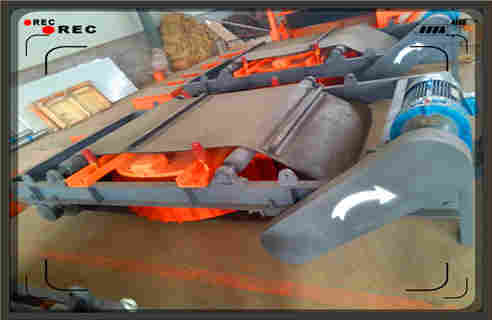 自卸式電磁除鐵器，山東RCDD-12自卸式電磁除鐵器安裝視頻國家標(biāo)準(zhǔn)_山東RCDD-12自卸式電磁除鐵器安裝視頻廠家配件_型號(hào)及工作視頻