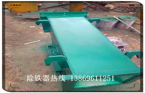 液體管道除鐵器，遼寧液體式管道除鐵器_遠(yuǎn)力遼寧液體式管道除鐵器應(yīng)用安裝示意圖型12000高斯_可定制工作原理