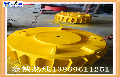 輸送帶式電磁除鐵器，山西輸送帶式電磁鐵除鐵器_規(guī)格型號_山西輸送帶式電磁鐵除鐵器安裝效果適用范圍的工作原理 